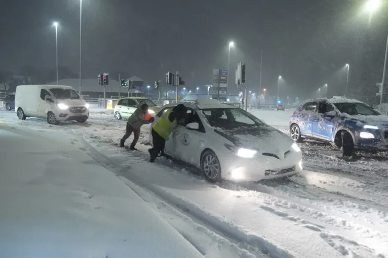 Heavy Snow Causes Widespread Disruption in the UK and Germany