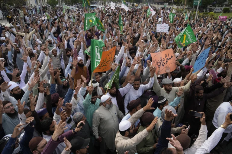Pakistani Court Sentences Four to Death for Blasphemy Over Social Media Posts