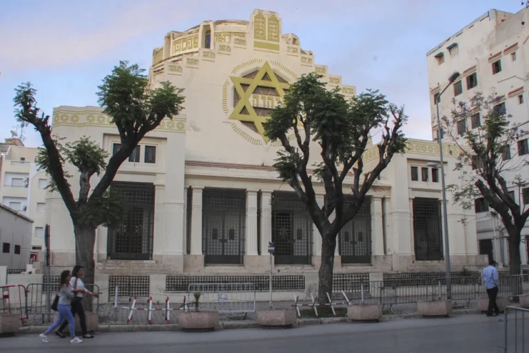 Police Shoot Man Who Set Himself on Fire Outside Tunisian Synagogue