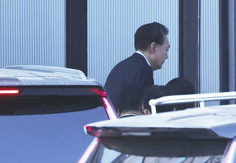 South Korea’s Impeached President Yoon Arrested in High-Stakes Law Enforcement Operation