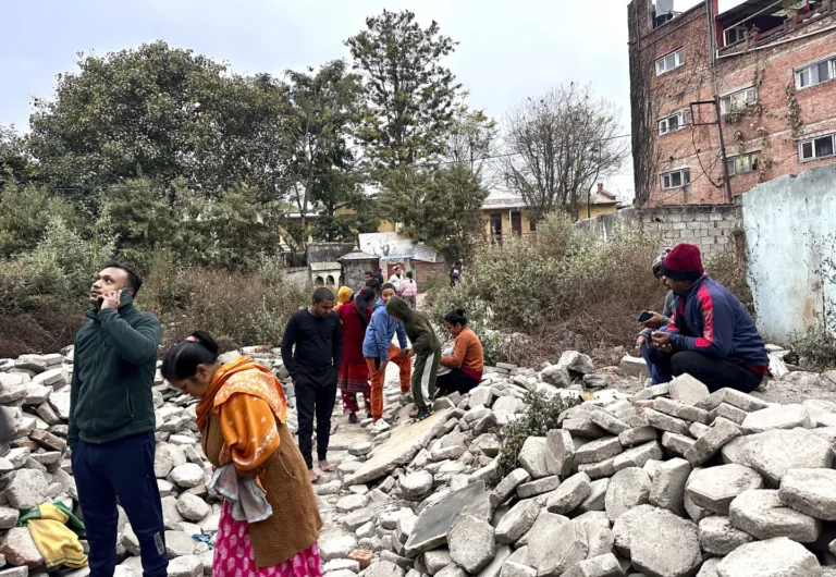 Strong Earthquake Near Mount Everest Kills at Least 95 in Western China