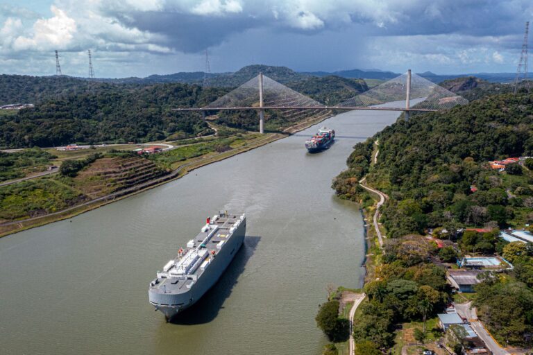 Russia Warns Trump Against Attempting to Seize Panama Canal 