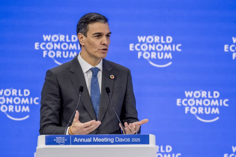 Spanish PM Sánchez: Tech Billionaires Aim to Undermine Democracy Through Social Media