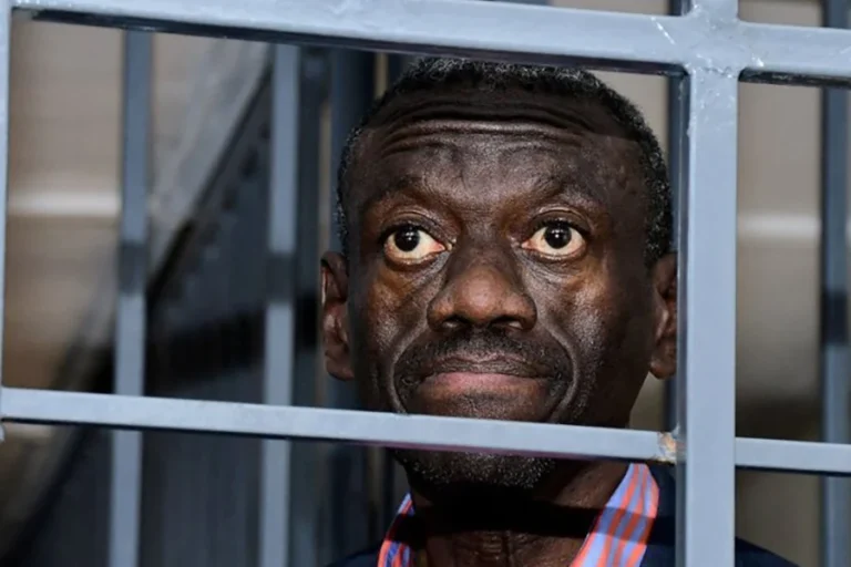 Legal Chaos Ensues as Uganda’s Opposition Leader, Besigye’s Lawyers, Navigate Government Bureaucracy