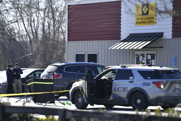 3 Killed in Shooting Outside Kentucky Driver’s License Office
