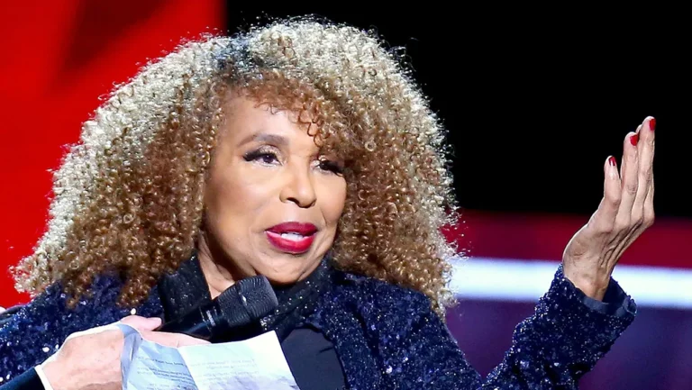 Roberta Flack, Grammy-Winning ‘Killing Me Softly’ Singer, Dies at 88 
