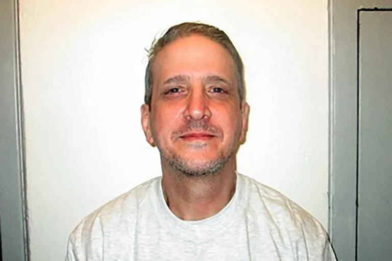 Supreme Court Overturns Oklahoma Inmate Richard Glossip’s Conviction and Death Sentence