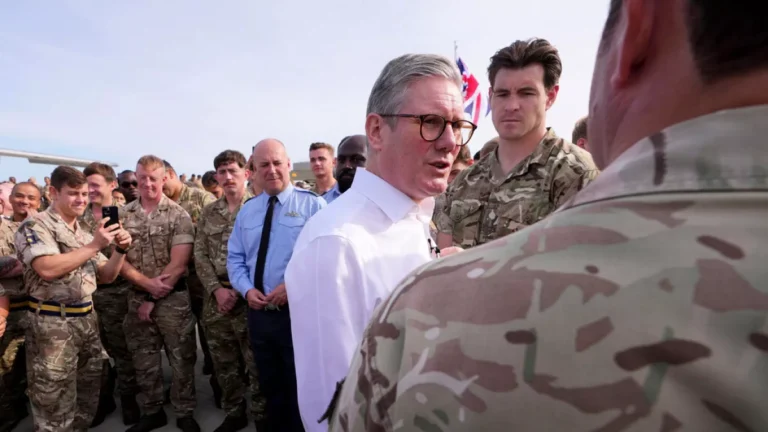 UK Offers Ukraine Peacekeeping Troops as European Support Grows