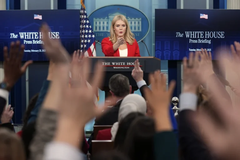 White House to Control Press Access, Altering Longstanding Media Tradition
