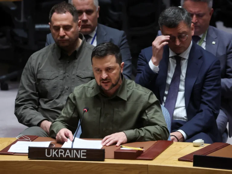 Zelenskyy Warns Against Excluding U.S. From Ukraine Peacekeeping Force