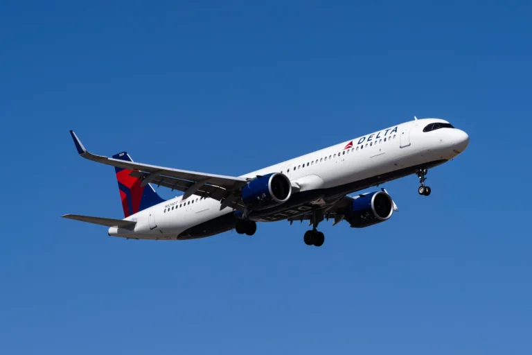 Delta Flight Returns to Boston After ‘Smoky Odor’ Detected in Cabin