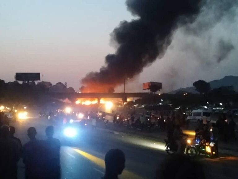 Gas Tanker Explosion in Abuja, Nigeria, Leaves Many Feared Dead, Vehicles Burnt
