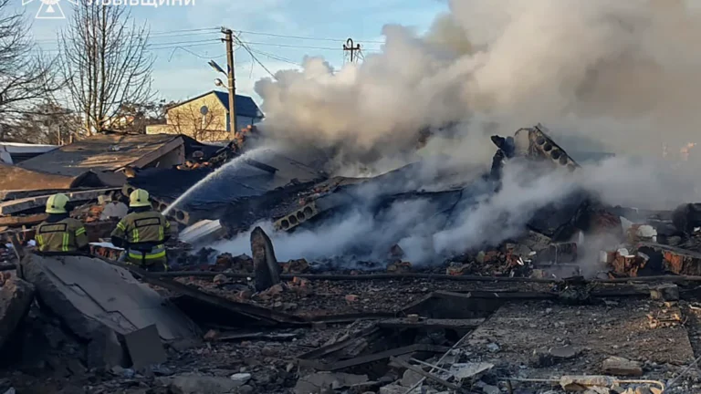 Russia Launches Large-Scale Missile Attack on Ukraine Amid U.S. Military Aid Suspension 