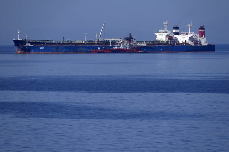 U.S. Weighs Plan to Disrupt Iran’s Oil Trade by Halting Vessels at Sea