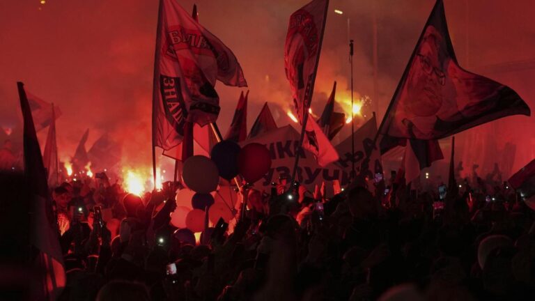 Pro-Government Rally Draws Thousands in Serbia as President Vucic Faces Pressure Over Corruption Protests
