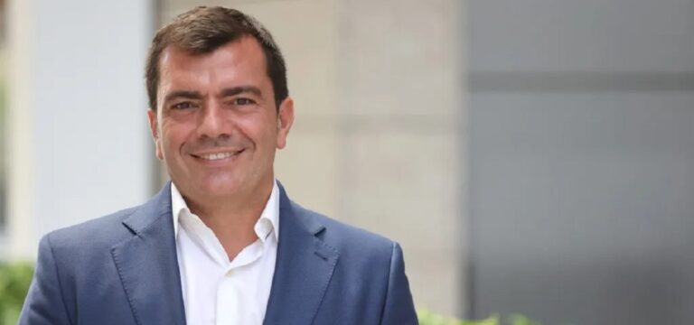 Siemens Tech CEO, Wife, and Three Children Identified Among Six Killed in Tragic NYC Hudson River Helicopter Crash