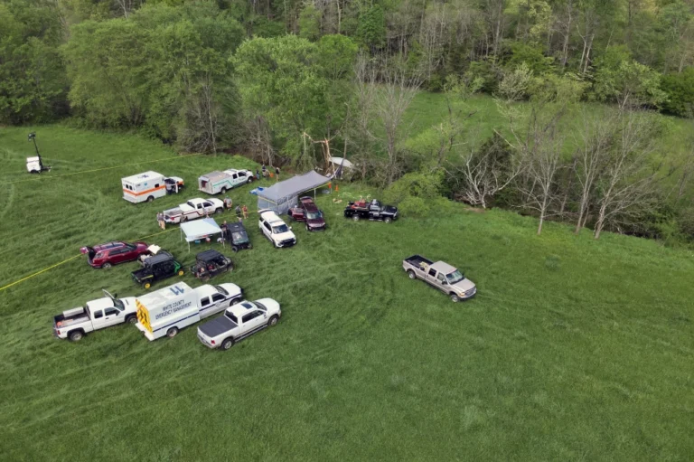  Small Plane Crashes in Tennessee, Killing All Three Aboard During Descent