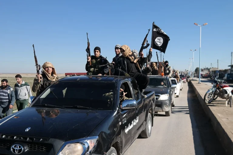  Islamic State Group Claims First Attack on Syrian Army Since Assad’s Fall, Marks Shift in Post-War Threats-AP