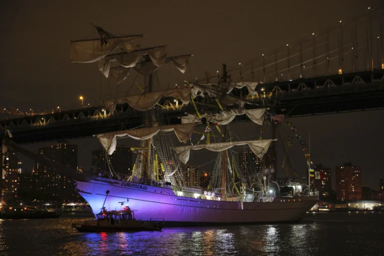 Mexican Navy Tall Ship Crashes into Brooklyn Bridge, Snapping Masts and Killing 2 Crew Members