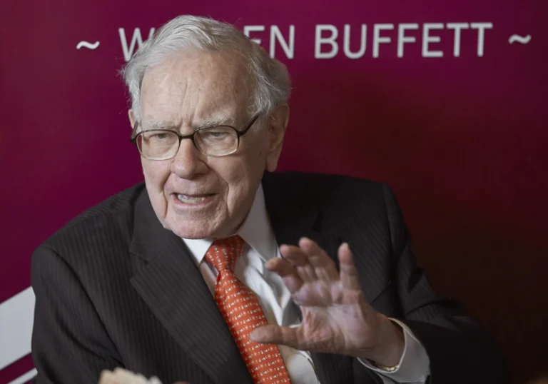 Warren Buffett Stuns Investors with Sudden Retirement from Berkshire Hathaway, Issues Dire Economic Warning