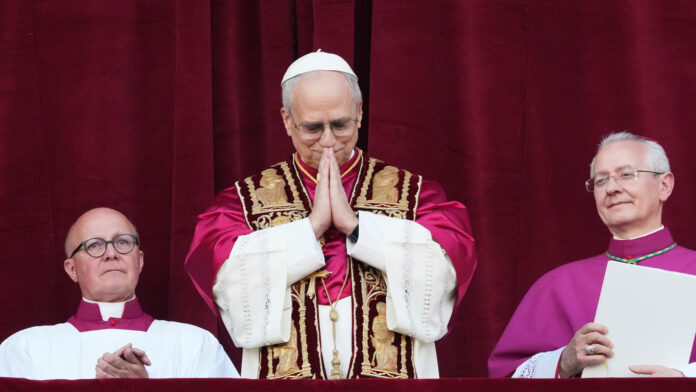pope-leo-balcony-prayer-hands-img