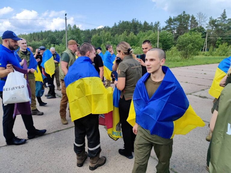Russia and Ukraine Begin Largest Prisoner Exchange of the War Involving Wounded and Young POWs