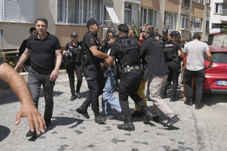 Turkish Police Detain Over 50 in Crackdown on Istanbul Pride March