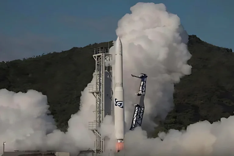  Australia’s First Homegrown Rocket Crashes Seconds After Launch in Historic Orbital Test-AP