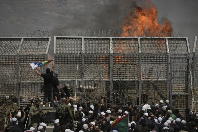 Syrian Government and Druze Leaders Announce Ceasefire as Israeli Strikes Pound Damascus