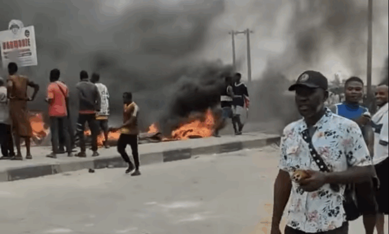 Crisis erupts in Ibeju-Lekki, Nigeria, as Residents Protest Killing Of Unarmed Man By Police