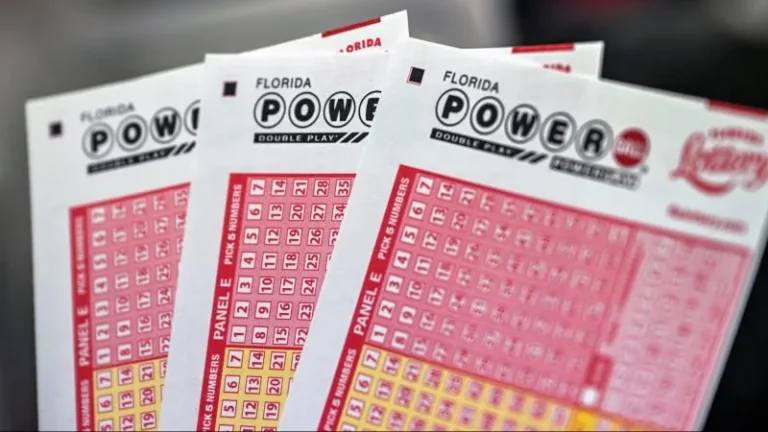 Powerball jackpot climbs to $1.1 billion after no winner in Saturday drawing