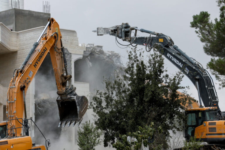 Israel to demolish homes in Palestinian villages of Jerusalem attackers