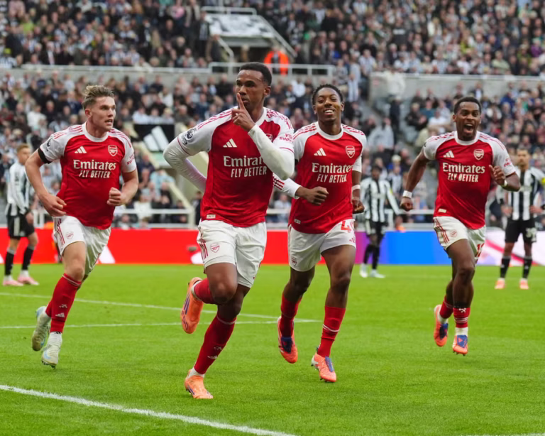 Arsenal stun Newcastle with stoppage-time header in 2-1 Premier League win
