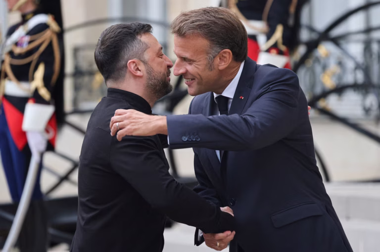Russia warns against Western troops in Ukraine as European leaders, Zelenskyy confer with Trump from Paris