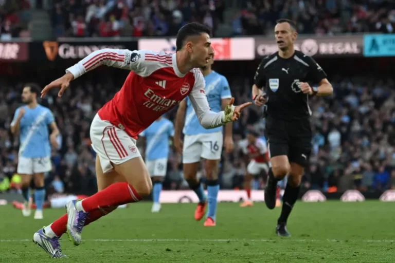 Gabriel Martinelli scores late equalizer as Arsenal draw with Manchester City