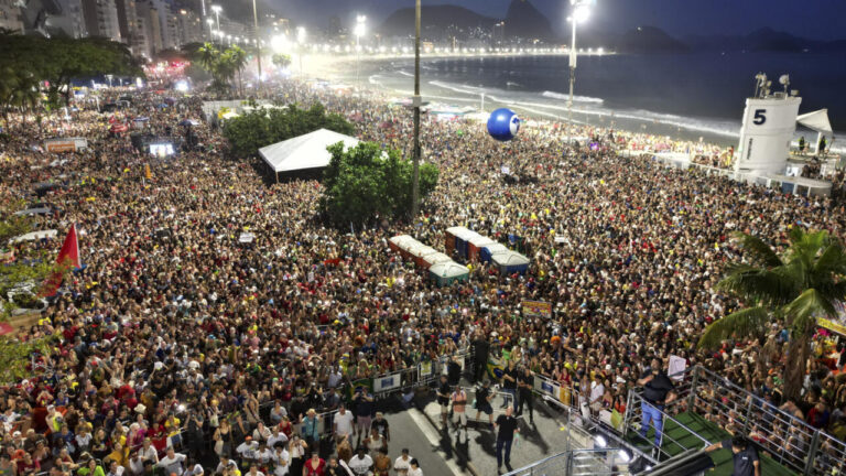 Thousands protest across Brazil against Bolsonaro amnesty bill
