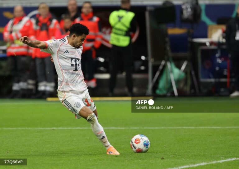 Diaz scores twice as Bayern beats Frankfurt 3-0