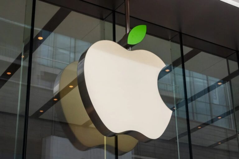 Apple removes ICE tracking apps from App store amid safety concerns
