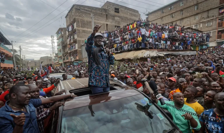 Thousands turn out to receive body of former Kenyan Prime Minister Raila Odinga