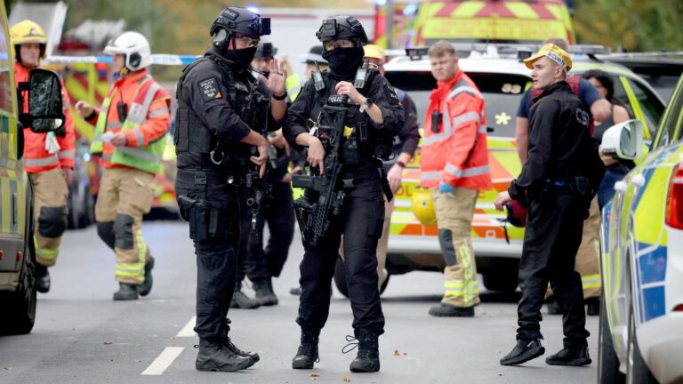Manchester synagogue attack on Yom Kippur leaves 2 dead, suspect shot by police