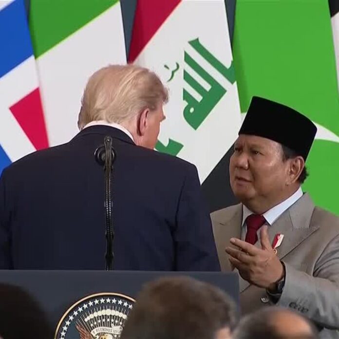 trump indonesia hot mic