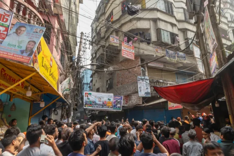 5 Killed and Hundreds Injured After 5.5 Earthquake Strikes Bangladesh