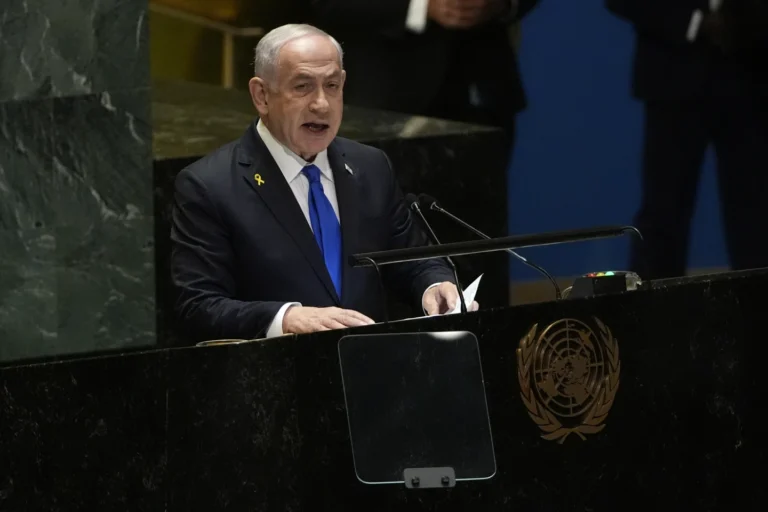 Netanyahu Seeks Presidential Pardon While Corruption Trial Continues, Sparking Constitutional Crisis