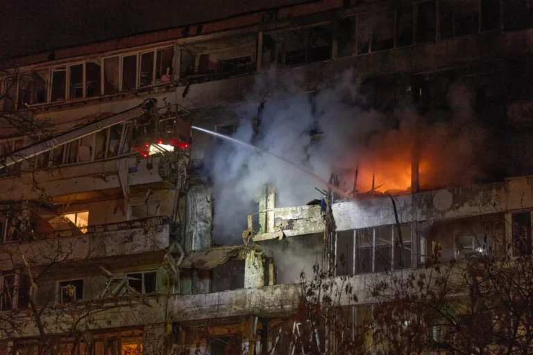 Russian Attacks Kill at Least 7 in Ukraine as Peace-Plan Talks Press Forward