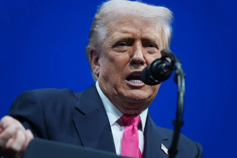 Trump Says Democrats’ Message to Military Is ‘Seditious Behavior’ Punishable by Death
