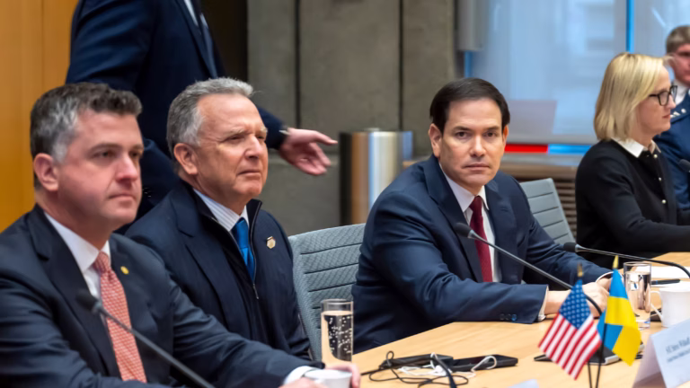 Ukraine Accepts Core Terms of U.S. Peace Proposal as Envoys Race to Finalize Agreement