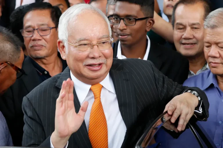 Malaysian Court Convicts Former PM Najib Razak on 25 Counts in $700 Million 1MDB Corruption Case