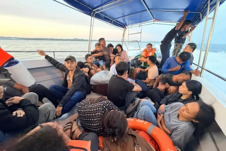 At Least 18 Dead After Ferry With Over 350 Onboard Sinks Off Southern Philippines Coast