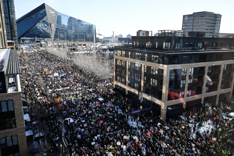 Minneapolis ICE Protests Draw Thousands in Below-Zero Weather After Fatal Shooting of Unarmed Woman