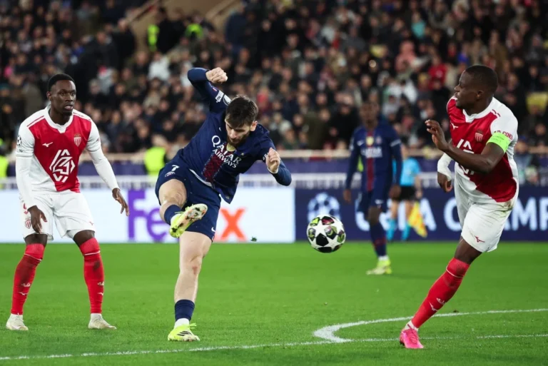 PSG fight back from two goals down to beat 10-man Monaco 3-2